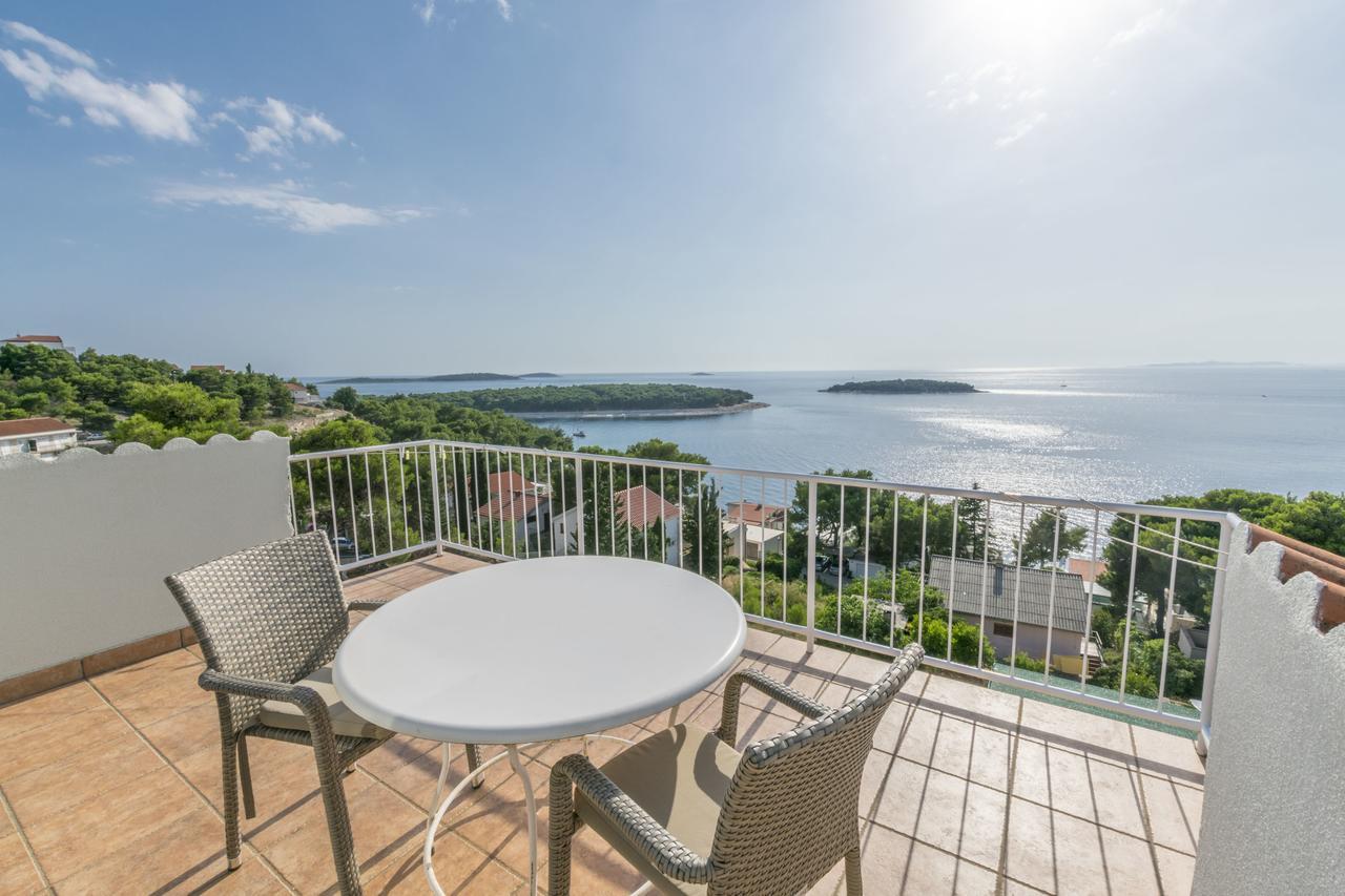 Apartments Jere Stipe Примоштен Екстер'єр фото