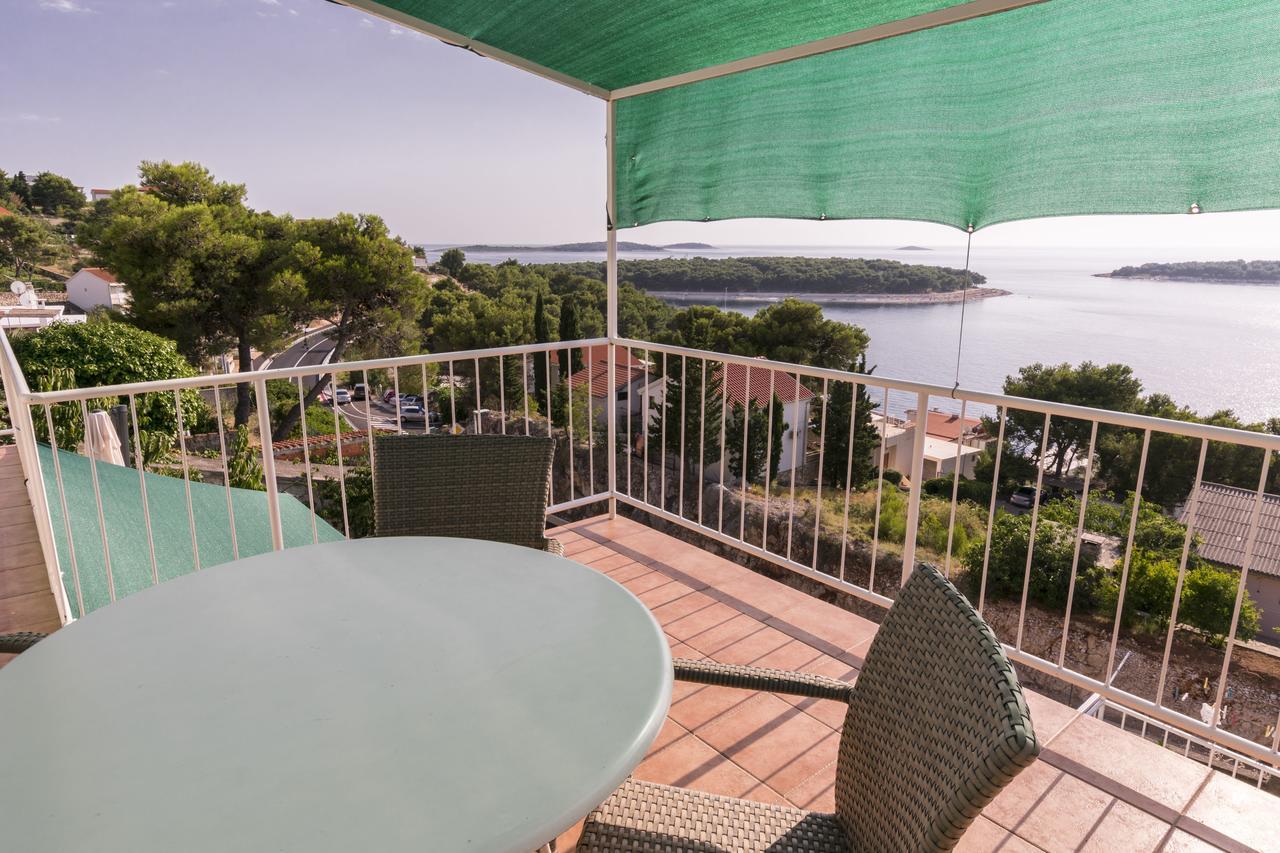 Apartments Jere Stipe Примоштен Екстер'єр фото