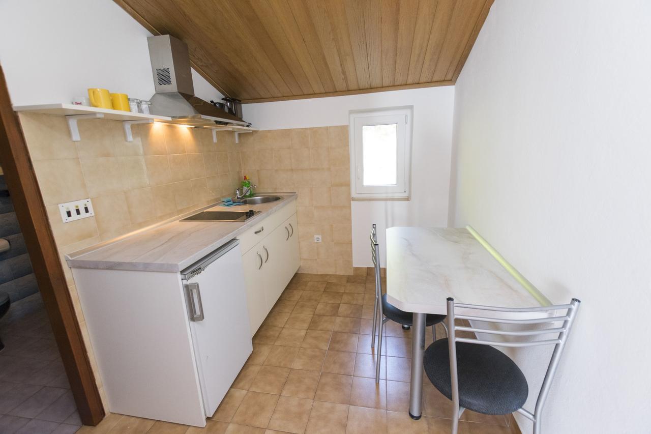 Apartments Jere Stipe Примоштен Екстер'єр фото